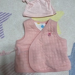 ホットビスケッツ　ミキハウス　50-70cm ベストと帽子セット　女の子の画像