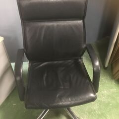 【ジャンク品】★☆Wilkhahn/ウィルクハーン 肘付レザーハイバックチェア WHJ-22091531925☆★欠損箇所有 ガス圧シリンダー弱めの画像
