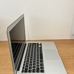 ノートパソコン　Apple MacBook Air （マックブックエアー）の画像