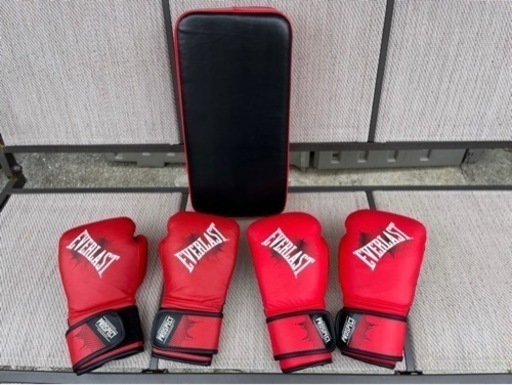 美品‼️グローブとミッド?ボクシング キックボクシング トレーニング総合格闘技 ?プロフ必読