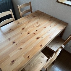 IKEA ダイニングテーブルセットの画像