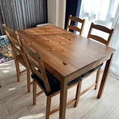 ダイニングテーブル テーブル、チェア4脚の画像