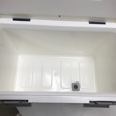 取引場所　南観音　I 2312-898 伸和　クーラーボックス　11ℓ 汚れ　キズあり　CBX-11Lの画像