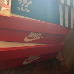 靴の空箱　アディダス　ナイキの画像