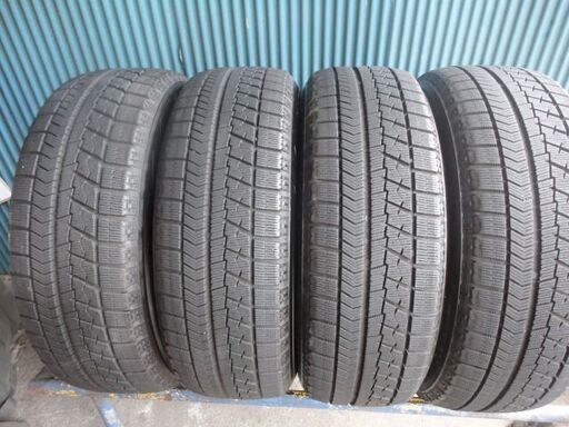 ブリヂストン　BLIZZAK VRX　215/60R17　4本　8〜9分溝