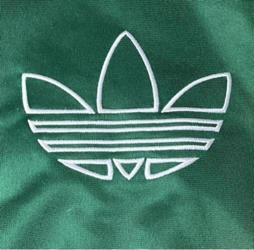 adidasトラックジャケット グリーン 刺繍バックトレフォイル L~