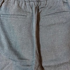 ユニクロ　ワイドパンツ　濃いグレー　Sの画像