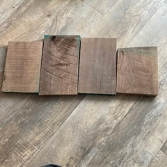 ウォールナット　切れ端。板。の画像