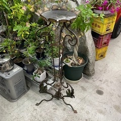 鉢置き台の画像