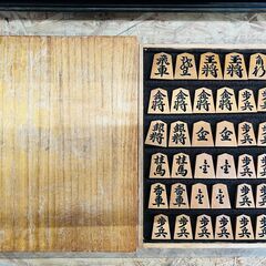 千越作 王義之書 黄楊柾杢深彫 将棋駒の画像