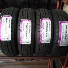 スタッドレスタイヤ＋ホイールセット　175/65R15の画像