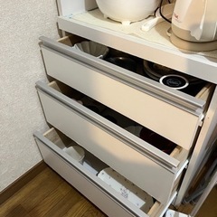 【決定済み】食器棚の画像