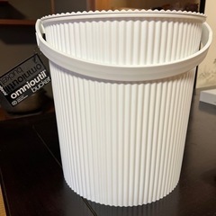オムニウッティ フタ付きバスケット 
