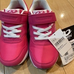 新品　アンリミティブスニーカーの画像