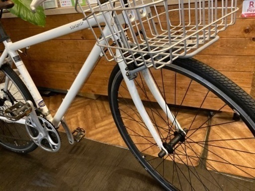 新春SALE！【ブレーキワイヤー新品！】カゴ付き700×28cクロスバイク　3×7速　ホワイト 新春SALE！【ブレーキワイヤー新品！】カゴ付き700×28cクロスバイク 3