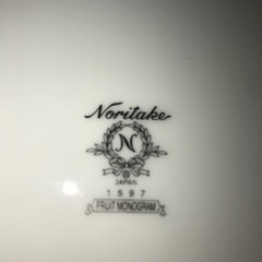 【美品】ノリタケのお皿(フルーツモノグラム)スタンド付きの画像