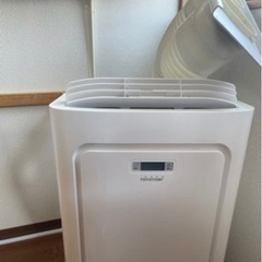 「最終値下げ」冷暖房　エアコン　トヨトミ　TAD-22JW 