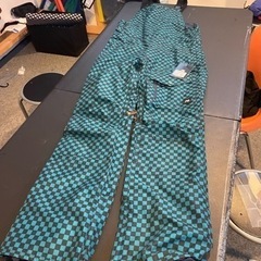 burton  AG ビブパンツ