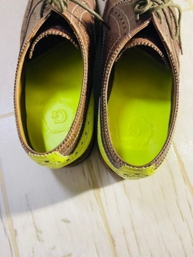 Grenson Archie メンズ レザー ネオン イエロー アクセント ウィングチップ ブローグ メンズ UK 10