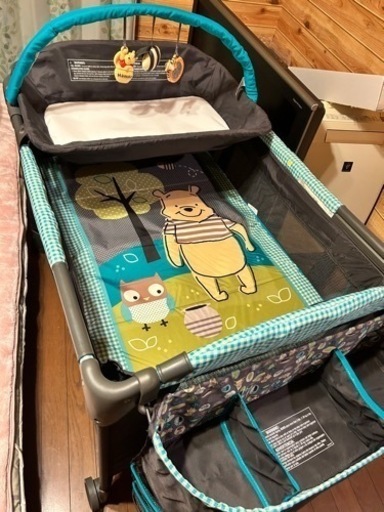 【Disney Baby】折り畳み式　持ち運び用　ベビーベッド