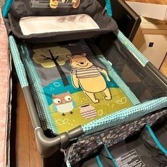 【Disney Baby】折り畳み式　持ち運び用　ベビーベッド