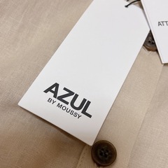定価半額以下！タグ付き AZUL アズール ベージュ シャツ トップス の画像