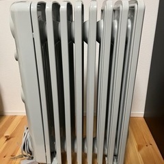 デロンギのオイルヒーターの画像