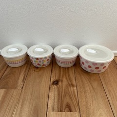 陶器のタッパー