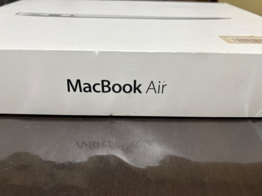 MACBOOK AIR