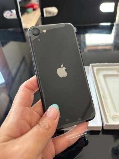 iPhone SE2 ブラック　SIMFREE