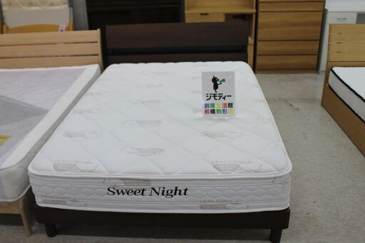 ダブルベッド　フレームは関家具