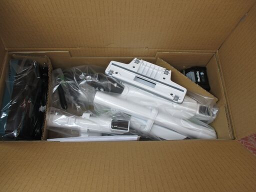 マキタ CL001GRDCW 充電クリーナー 未使用 40V 2.5Ah バッテリー×1 充電器 【ハンズクラフト宜野湾店】