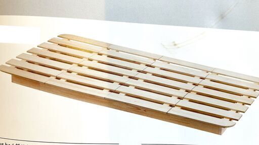 【新品未使用】折りたたみ式ベッドフレーム　木のすのこ　セミダブル　木の家具