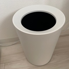 ゴミ箱の画像