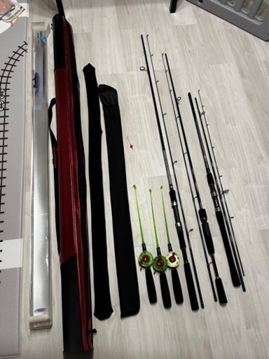 ［纏め売り］釣り用品（釣竿3本、リール・ルアー・玉網等）