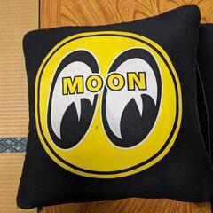 ムーンアイズ　クッション　2個セット　車内　部屋　インテリア　の画像