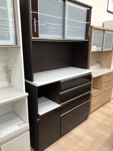 ニトリの2枚扉レンジボード【ダークブラウン】のご紹介になります！