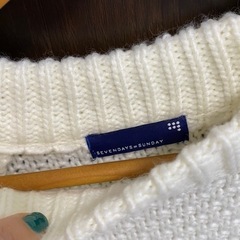 白ニットセーター　レディースの画像