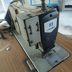 業務用ミシンの画像