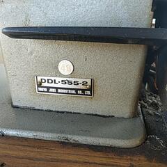 業務用ミシンの画像