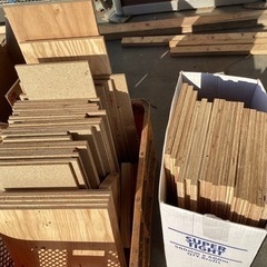 針葉樹合板、ラワン合板　端材