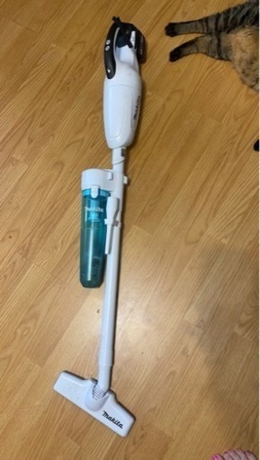 マキタ　掃除機　14.4v