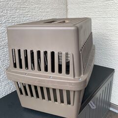 犬　キャリーケース　（アイリスオーヤマ　エアトラベルキャリーATC-670）の画像