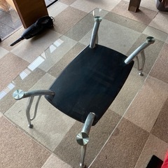 強化ガラステーブル