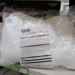 J4219  値下しました！　カラダにフィットする枕 エクセレント　オフホワイト　　【リユースのサカイ柏店】の画像