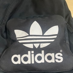 adidas リュックの画像