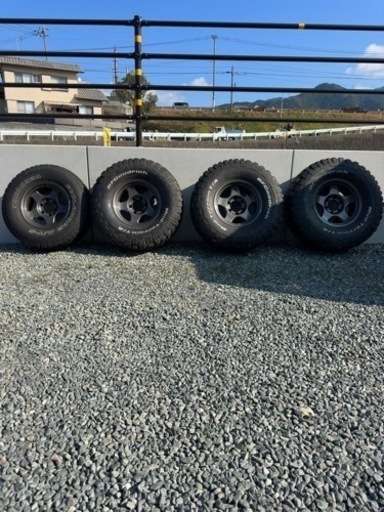 ランクル　タイヤホイール　ブラッドレーv