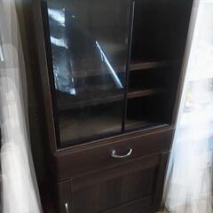 コレクション棚、机の画像