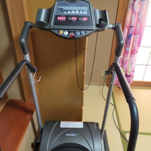 取引中　電動ウォーキングマシン　IGNIO  J10　(ジョギングも可)