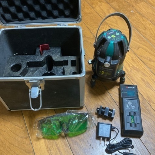 レーザー墨出し器